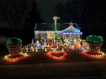 1752 Pimmit Drive Holiday Lights