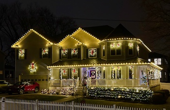 1911 Gilson Street Holiday Lights